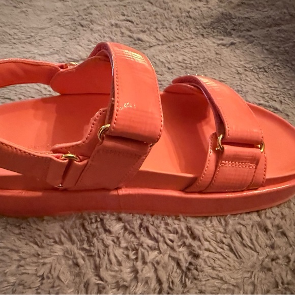 Tory Burch Pink Sandals with Gold Logo - Picture 3 of 5